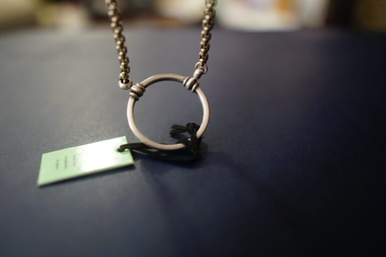 LA LOOP（ラ・ループ）はTシャツを伸ばしたくない人におすすめのグラスホルダー。｜メンズノート(Men’s Note)